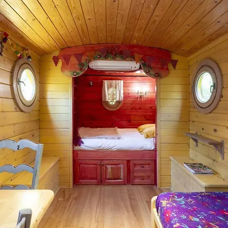 Mas La Pauline De Charme & Roulotte Tatil Evi