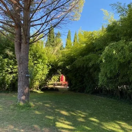 Casa de Férias Mas La Pauline De Charme & Roulotte *