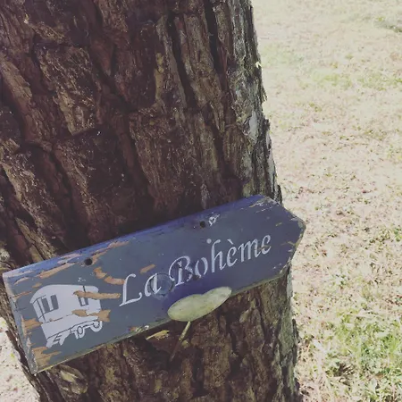 Casa de Férias Mas La Pauline De Charme & Roulotte *
