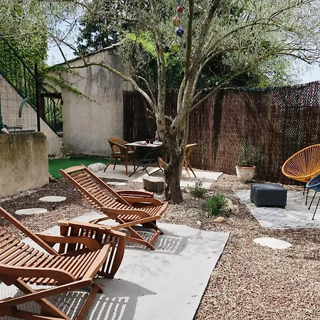 Casa de Férias Mas La Pauline De Charme & Roulotte Saint-Rémy-de-Provence