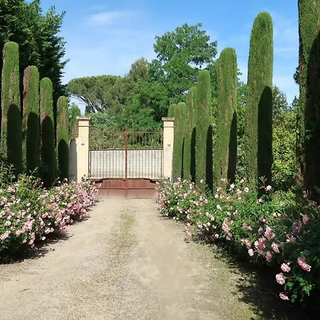 Casa de Férias Mas La Pauline De Charme & Roulotte Saint-Rémy-de-Provence